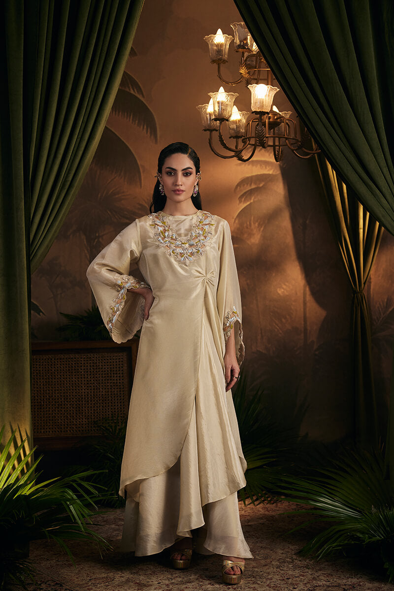 Asymmetric Knotted Detail Long Top Paired with Skirt